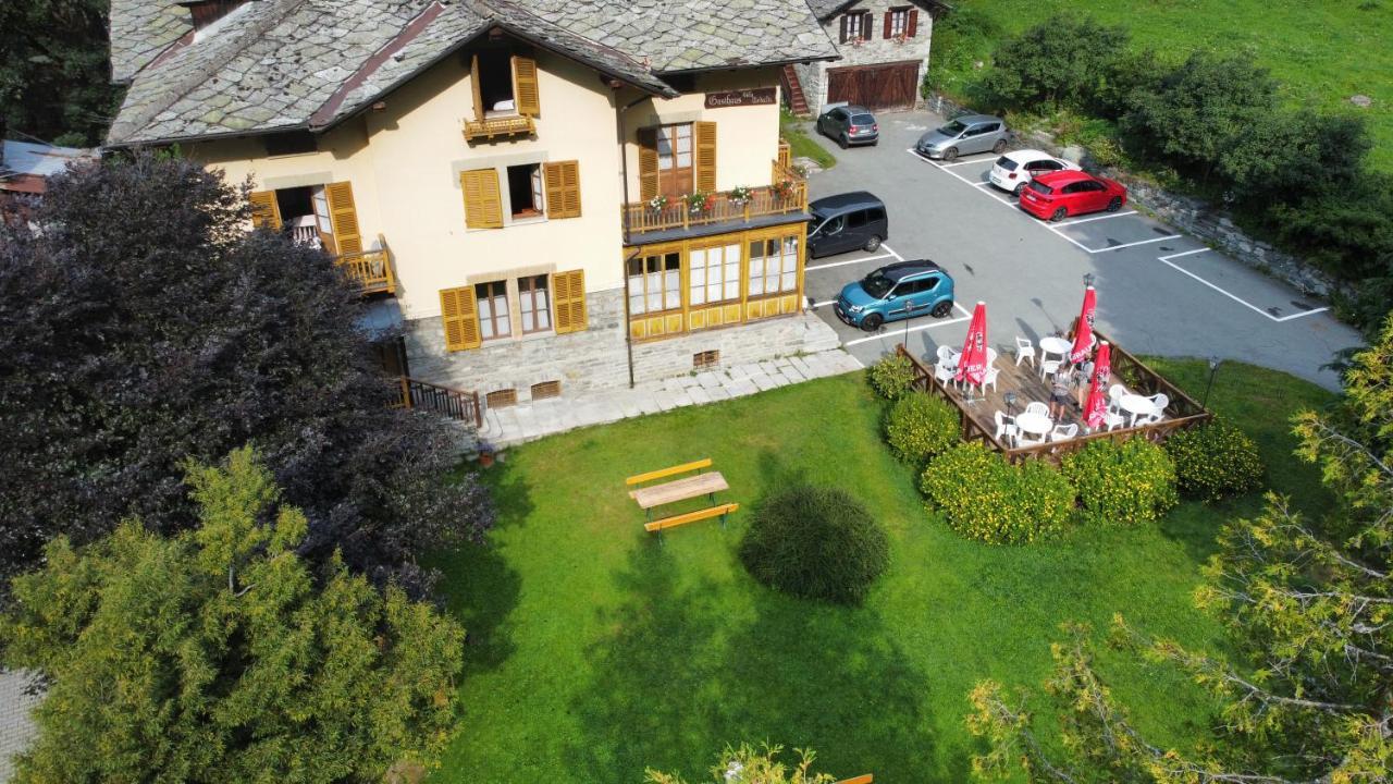 Hotel Villa Tedaldi Грессоне-Сен-Жан Экстерьер фото