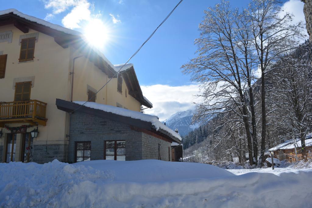 Hotel Villa Tedaldi Грессоне-Сен-Жан Экстерьер фото