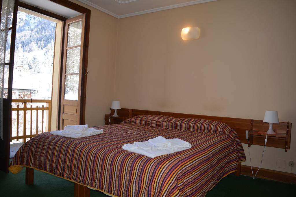 Hotel Villa Tedaldi Грессоне-Сен-Жан Экстерьер фото