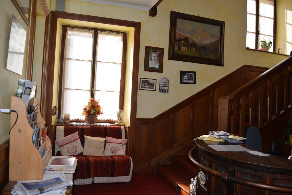 Hotel Villa Tedaldi Грессоне-Сен-Жан Экстерьер фото